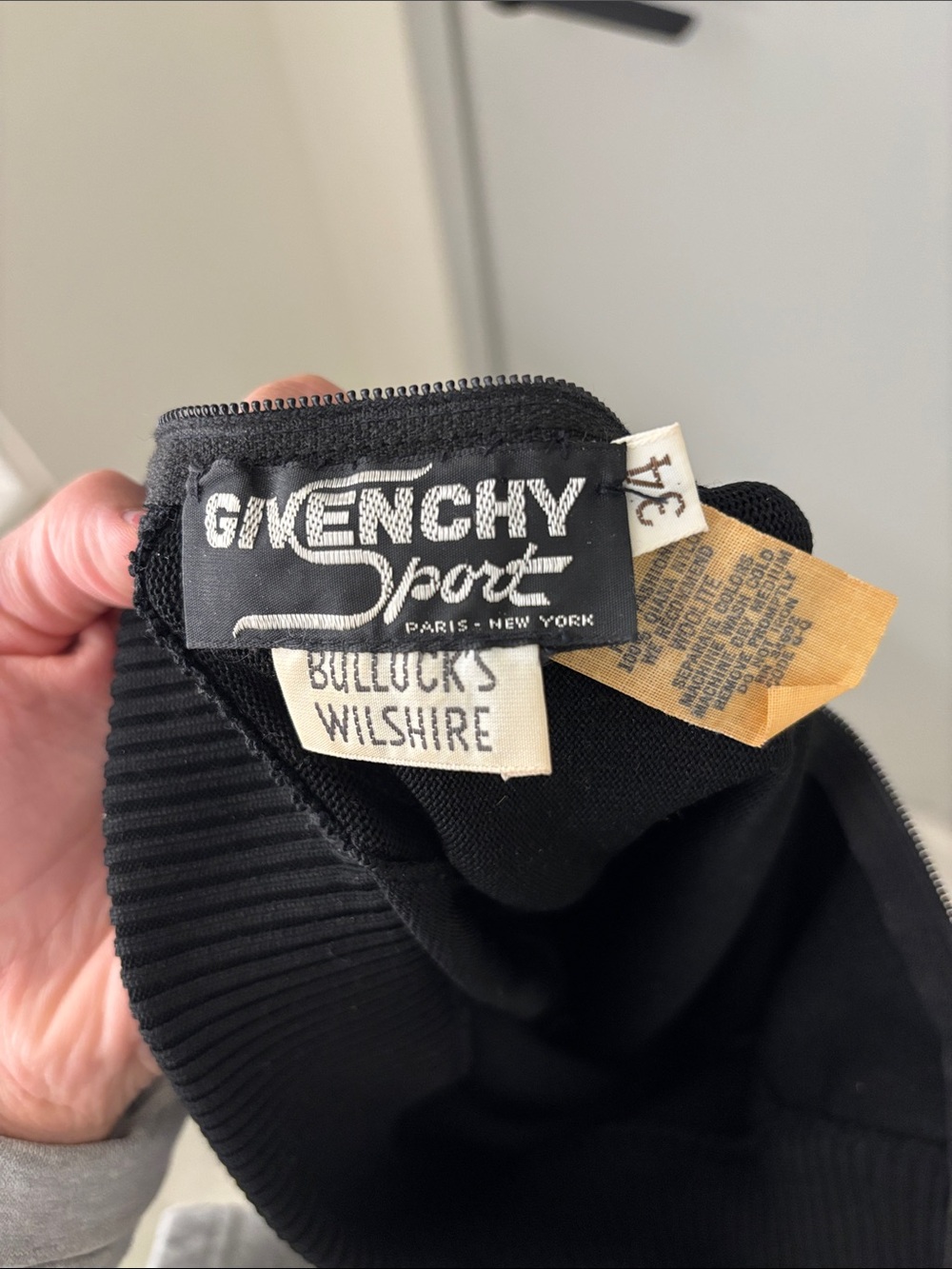 Vintage Givenchy Sport Black Top - Picture 4 of 4